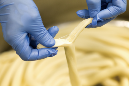 縦にさける麺生地の秘密